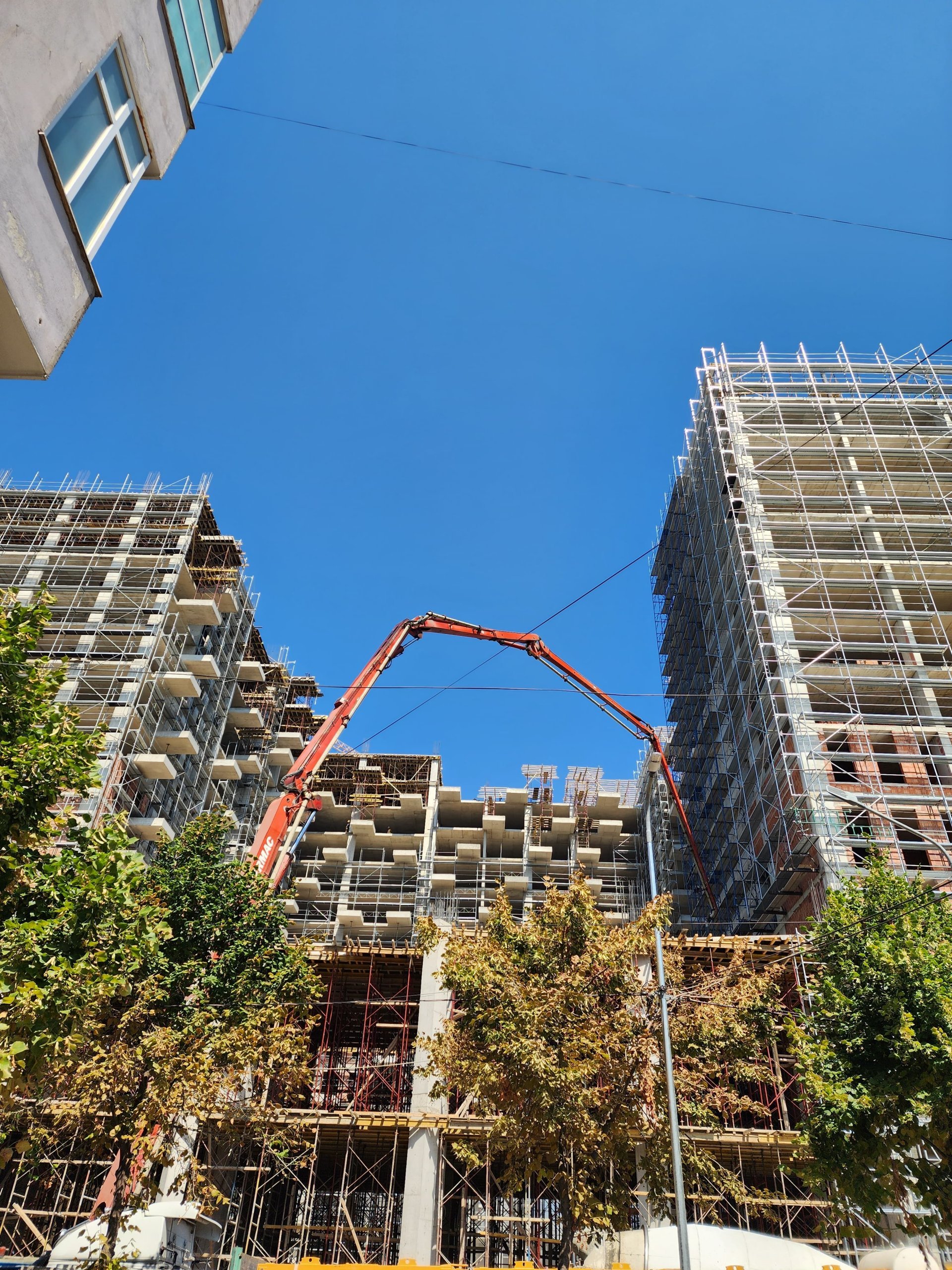 APARTAMENT 1+1 NE SHITJE NE XHAMLLIK