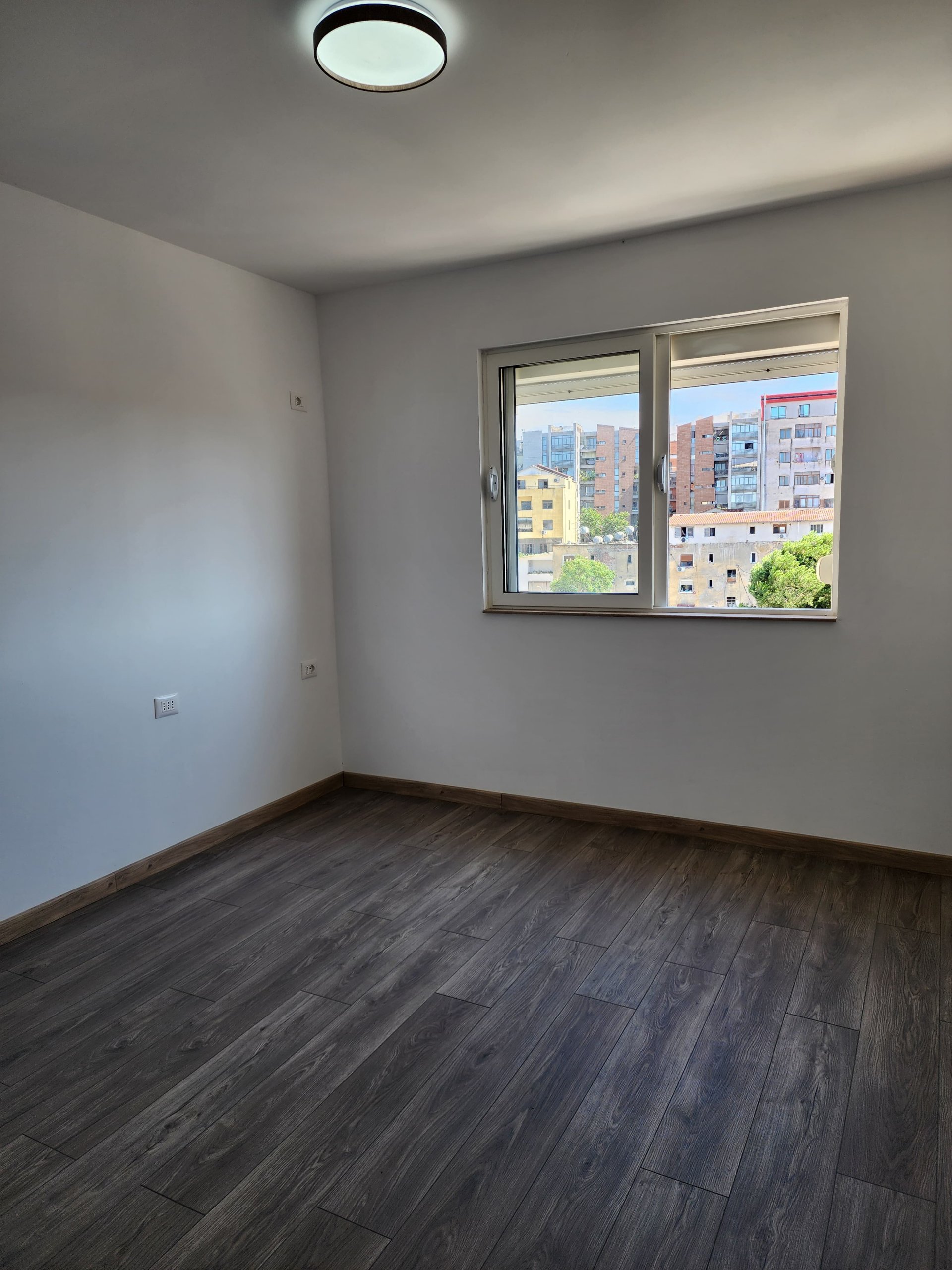 APARTAMENT 2+1+DEPO NE SHITJE TE SHKOLLA BAJRAM CURRI