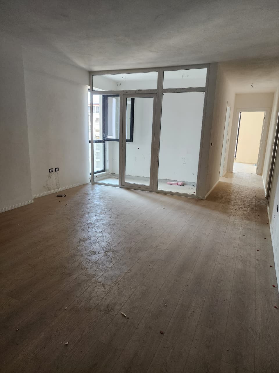 APARTAMENT 2+1 NE SHITJE TE FUSHA E AVIACIONIT