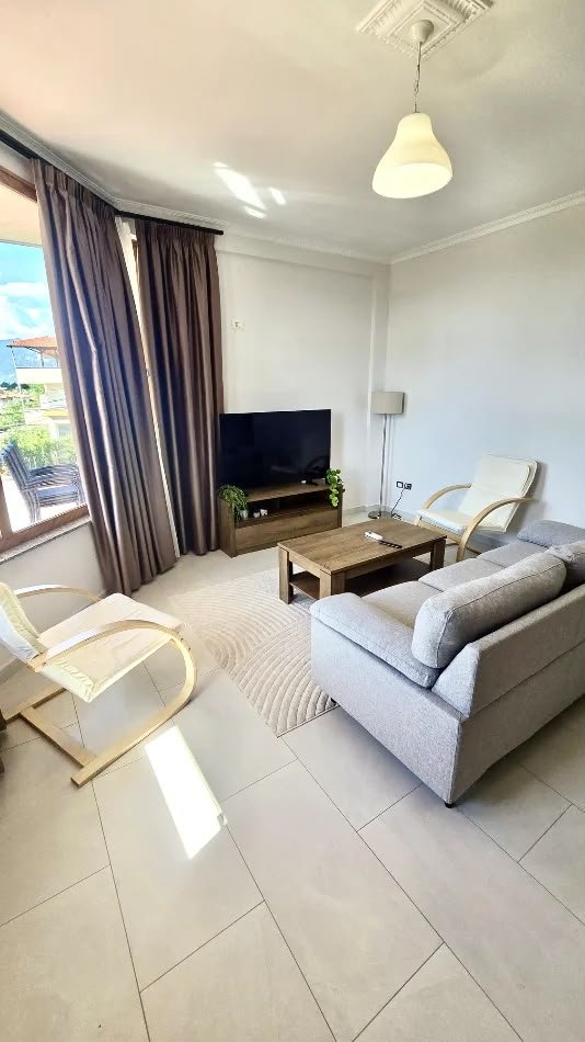 APARTAMENT 3+1 ME QERA QYTET STUDENTI