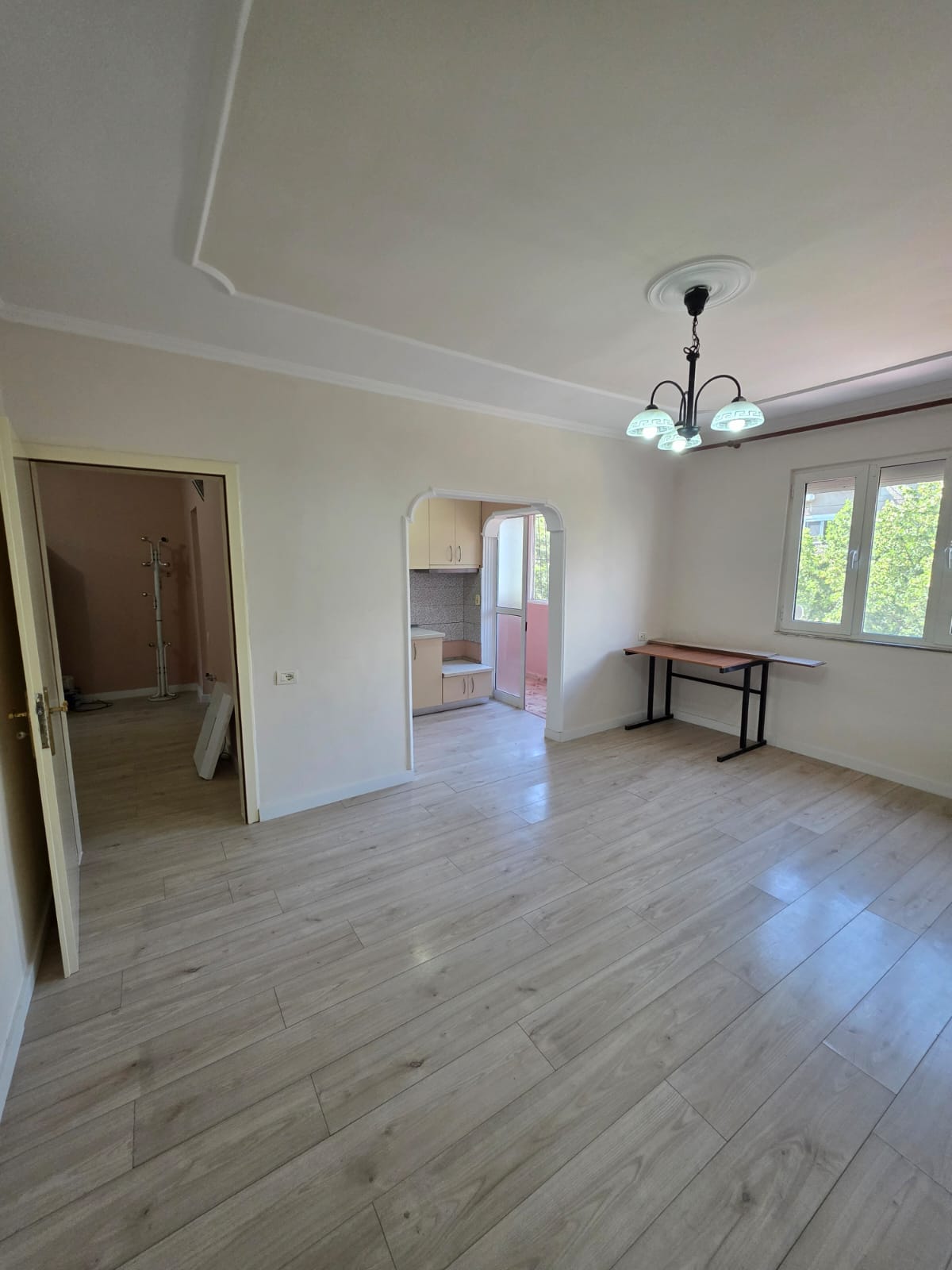 APARTAMENT 1+1 NE SHITJE TE PALLATI ME SHIGJETA