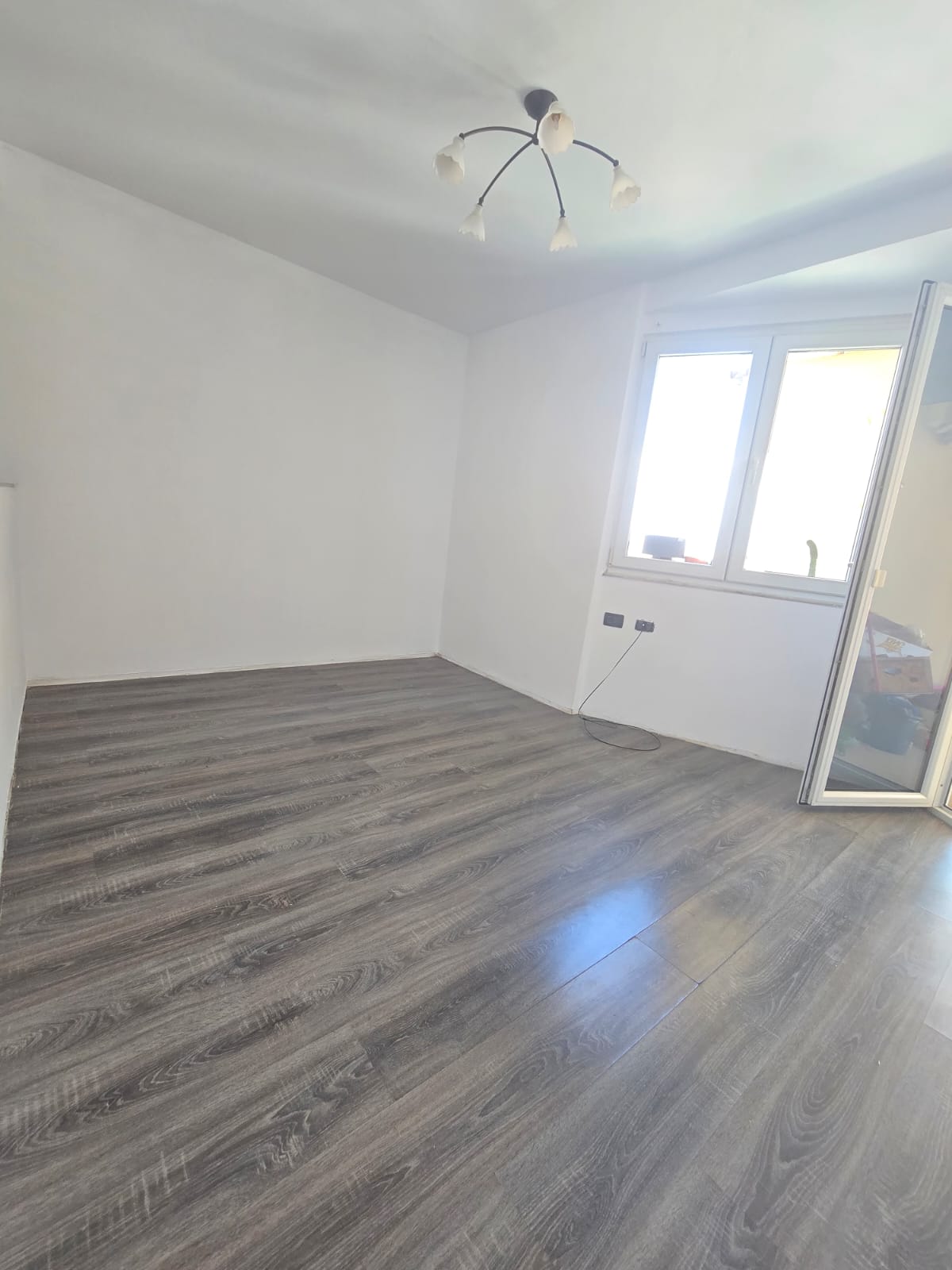 APARTAMENT 2+1 NE SHITJE TE FUSHA E AVIACIONIT