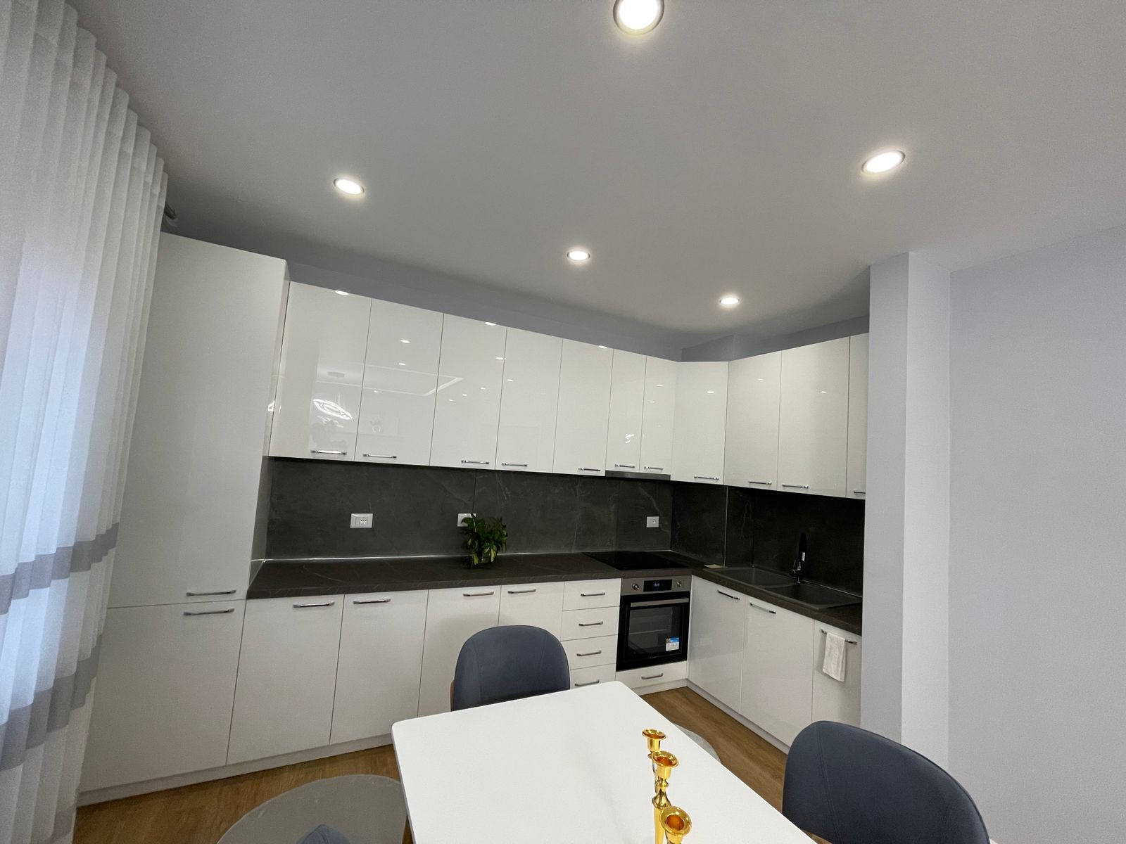 Apartament 2+1+2 me qera ne Zog te Zi