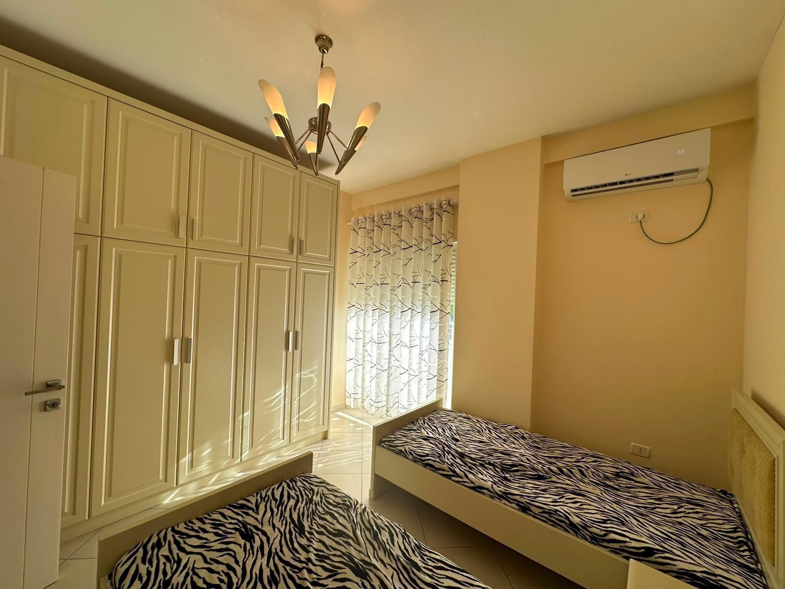 APARTAMENT 2+1+2 ME QERA KOPESHTI BOTANIK