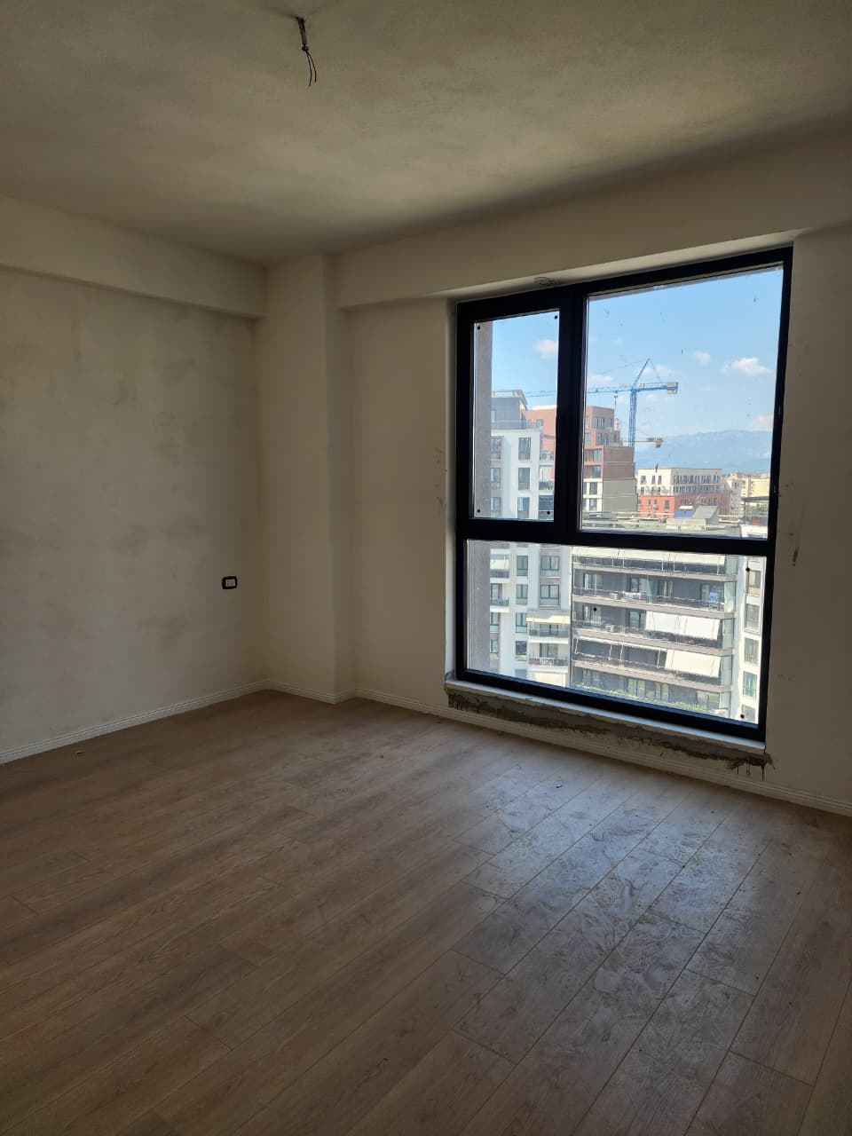 APARTAMENT 2+1 NE SHITJE TE FUSHA E AVIACIONIT