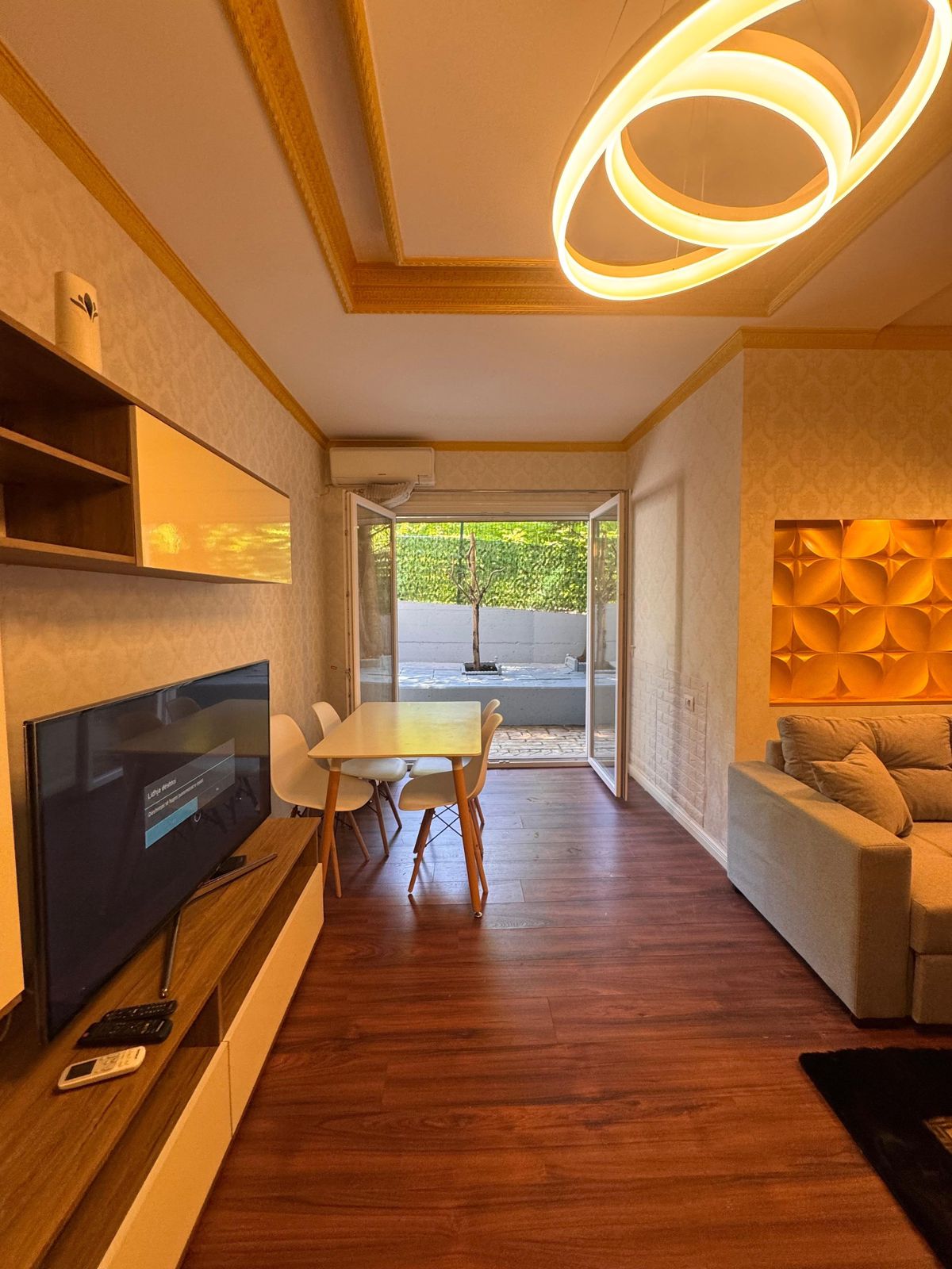 APARTAMENT 2+1 + VERANDE NE SHITJE TE LIQENI I THATE